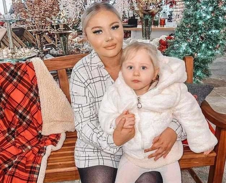 Мама с дочкой